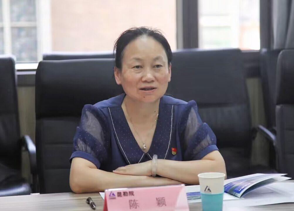 校长照片.jpg
